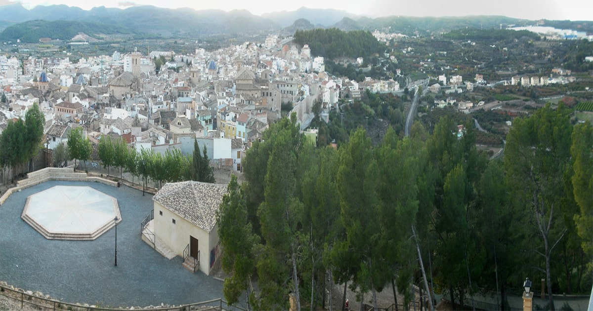 Vista panorámica de una antigua era de trilla en Segorbe, destacando su importancia histórica en la agricultura local.